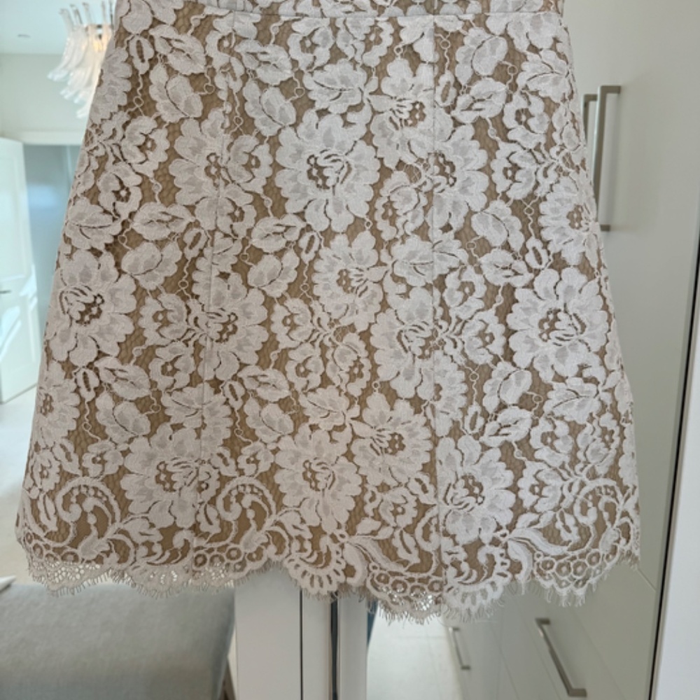 Alice + Olivia Lace Mini Dress - Size 6 - Picture 4 of 8